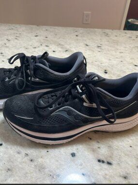 Saucony Omni 21 Womens 9 Black